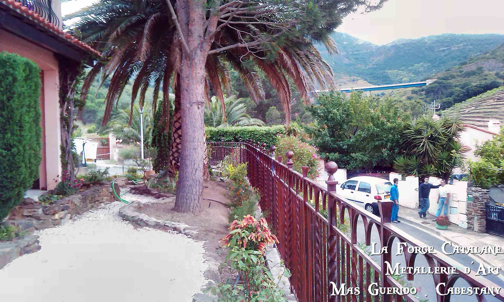 Cloture barreaux torsade alterne droit boules finition forge catalane.jpg